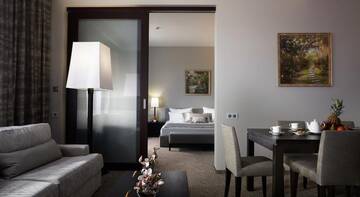 Фото номера Апартаменты Делюкс Гостиница ВеличЪ Country Club г. Звенигород 5