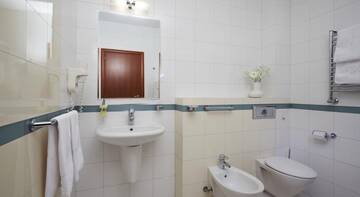 Фото номера Люкс с балконом Гостиница ВеличЪ Country Club г. Звенигород 4