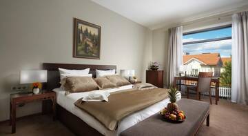 Фото номера Улучшенный двухместный номер с 1 кроватью Гостиница ВеличЪ Country Club г. Звенигород 2